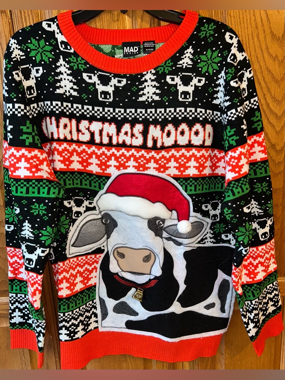 MAD Engine Men’s Red, Black & Green Christmas Cow Crewneck Sweater size XL
